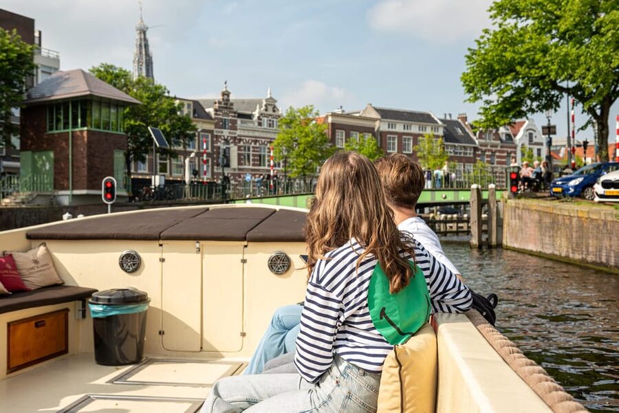 Haarlem: De Adriaan Windmill Tour + Open Canal Cruise - The 50-minute canal route