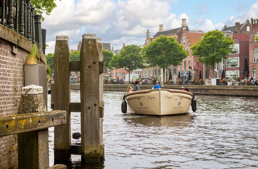 Haarlem: De Adriaan Windmill Tour + Open Canal Cruise - Should you book the De Adriaan and canal cruise?
