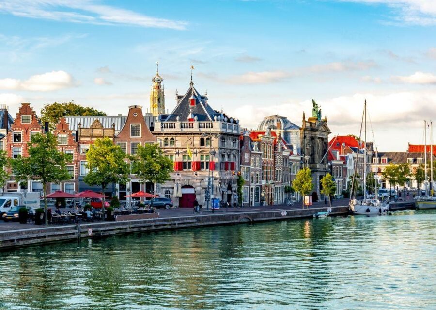 Haarlem: Dutch Windmill & Spaarne River Sightseeing Cruise - Following the Spaarne through the old city