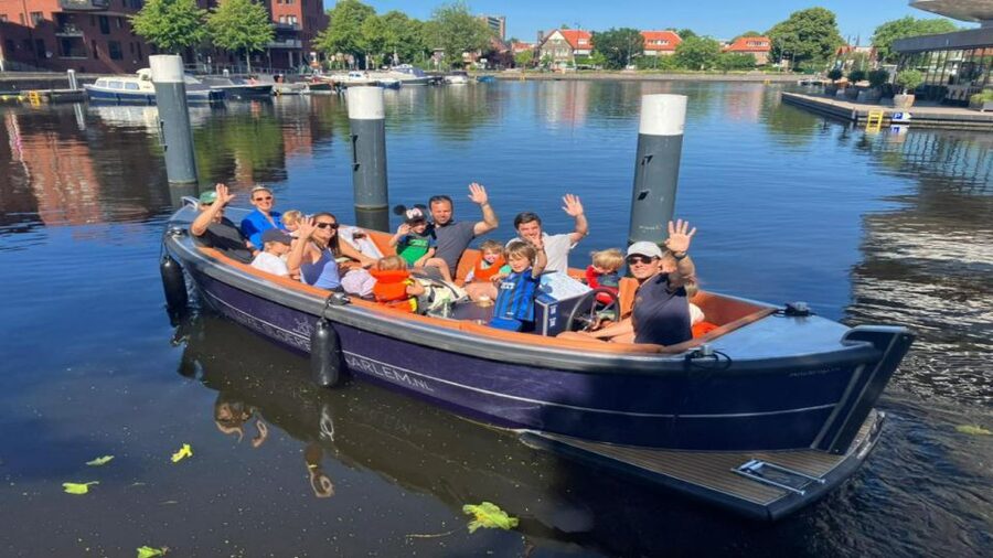 Haarlem: Self-Drive Private Electric Boat Rental - Cruising Haarlem’s historic canals