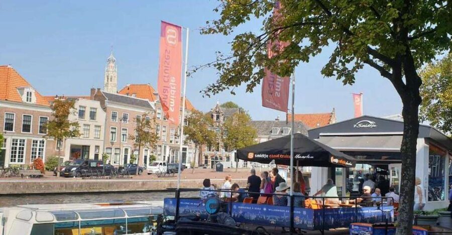 Haarlem: Sightseeing Canal Cruise through the City Center - Haarlem looks different from the Spaarne