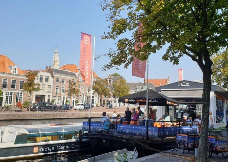 Haarlem: Sightseeing Canal Cruise through the City Center - Nieuwe Gracht and the quieter canal views