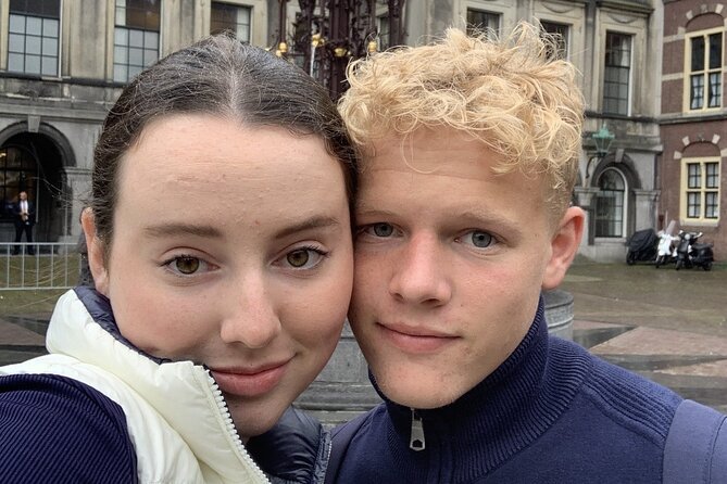 Hague: The Heart of Old Town Exploration Game and Tour - The Binnenhof and the heart of Dutch government