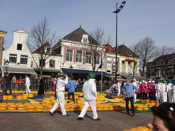 Half-Day Edam and Volendam Private Walking Tour from Amsterdam - Should You Book the Edam and Volendam Tour?