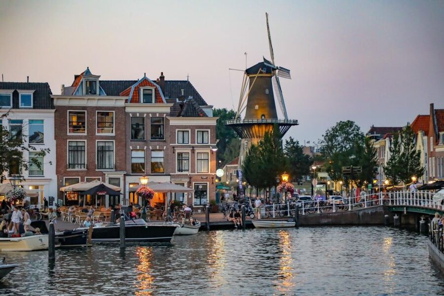 Historical Leiden: Private Walking Tour with a Local Guide - Why Leiden is worth an afternoon