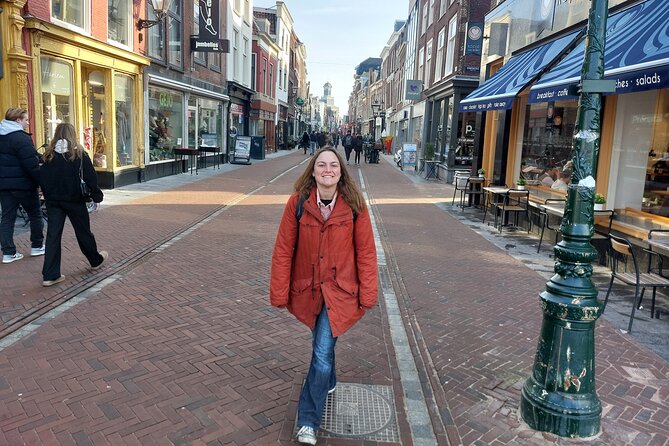 Historical Private Tour of Delft and Leiden including Transfer - Starting at Beestenmarkt and entering old Leiden