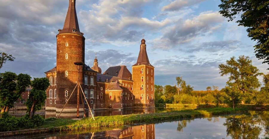 Hoensbroek: Entry Ticket to Hoensbroek Castle - The Ballroom and Countess van Hoensbroek