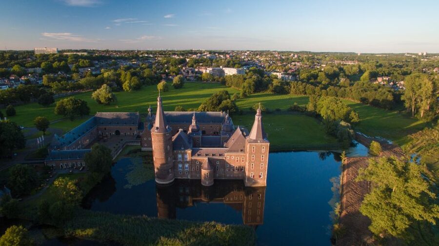 Hoensbroek: Entry Ticket to Hoensbroek Castle - A Family Route With Ten Castle Clues