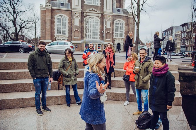 Humans of Amsterdam: Cultural Walking Tour incl. meeting 2 locals - One hour along the Canal Belt