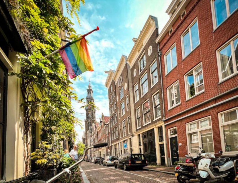 Humans of Amsterdam - Small group cultural walking tour - Ending at the honest bar and microbrewery