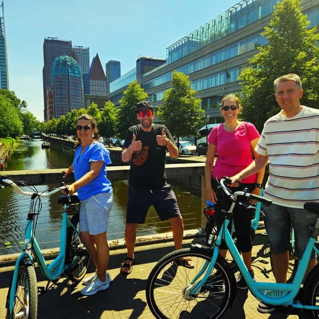 Interactive Safe 2,5hr Bike tour with Entertaining Guide - Why a bike is the right way to see The Hague