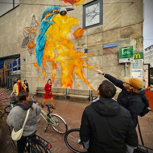 Interactive Safe 2,5hr Bike tour with Entertaining Guide - Noordeinde Palace and the royal quarter