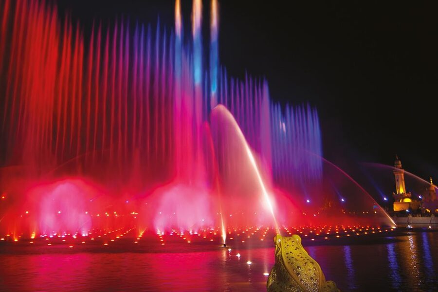 Kaatsheuvel: Efteling Theme Park Day Admission Ticket - Efteling is a fairytale park with real rollercoasters