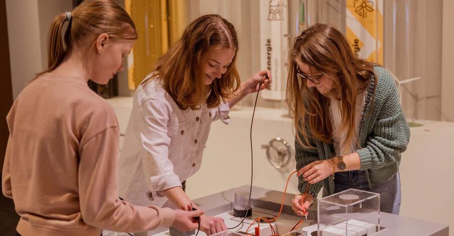 Kerkrade: Discovery Museum Entry Ticket - Watch science happen in the Science Theater