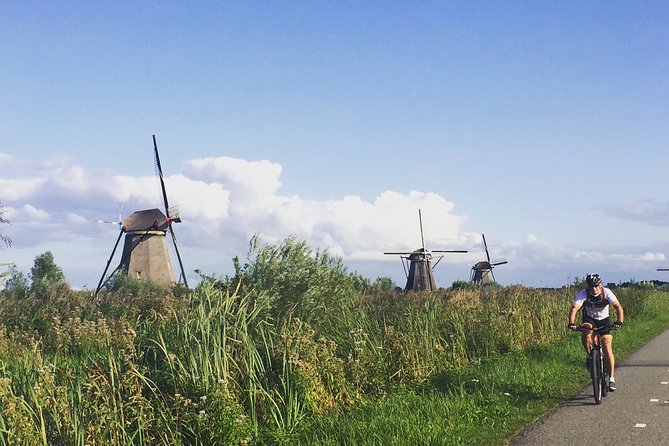 Kinderdijk Area Cycling Tour - The local cheese farm stop