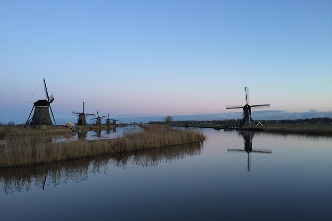 Kinderdijk Photography tour - A warm drink and pastry at the right moment