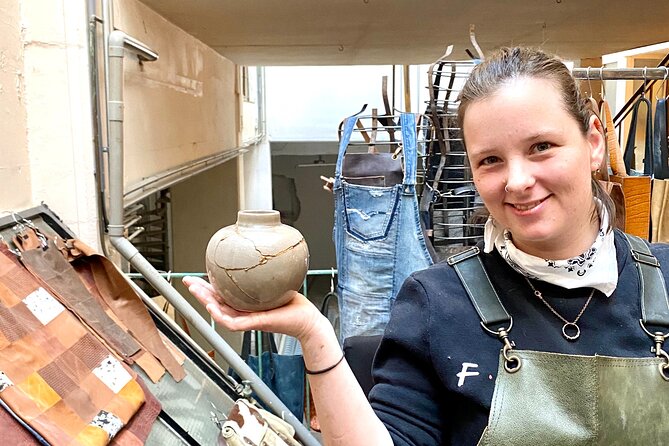 Kintsugi Workshop "The art of Imperfection" - Breaking a Plate at Paleisstraat 107