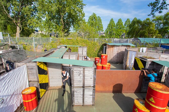 Laser Tag in Amsterdam– The Ultimate Action-Packed Experience! - The Equipment Briefing and First Round