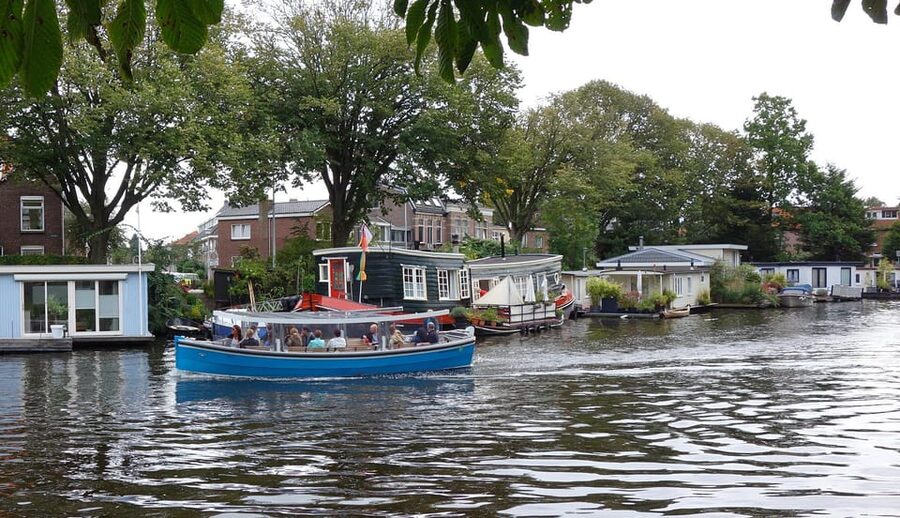 Leiden: Cruise through the Historic City Center with Guide - The guide makes or breaks the ride