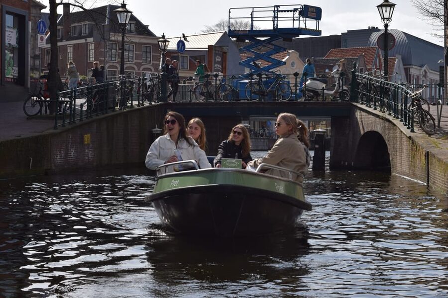 Leiden: Electric Boat Rental - Who will enjoy this rental most