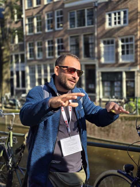 Liberal Amsterdam: Small-Group Walking Tour & Anne Frank VR - Who should book this walk