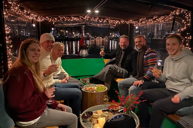 Light Event Amsterdam by small boat, 8 passengers max! You won't find any better - The price: good value for a special evening
