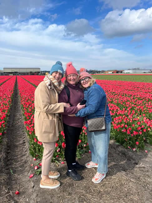 Lisse: Private Tulip Fields Tour with a Local Guide 1h Tour - Rain, bloom timing, and the outdoor tradeoff