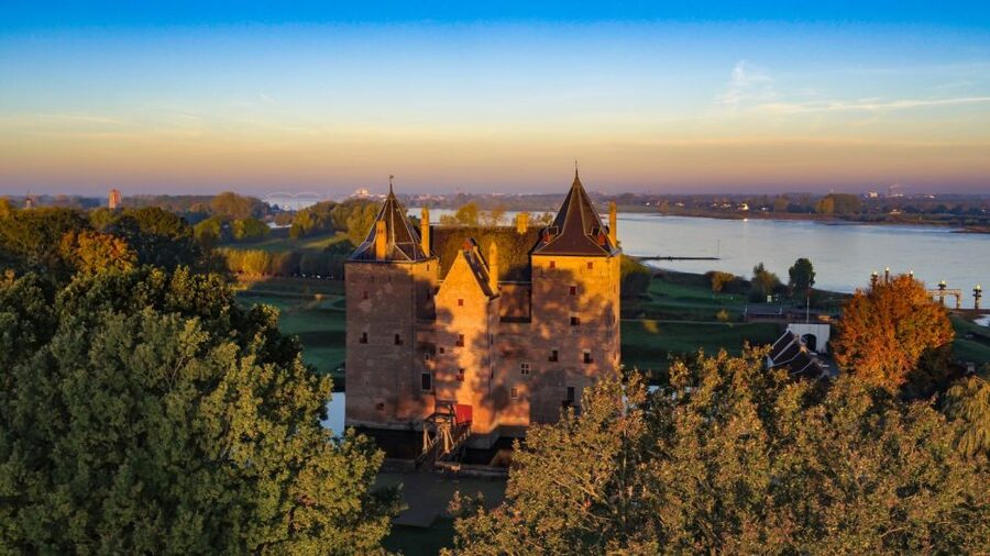 Loevestein Castle Entry Ticket - The Hollandic Waterline connection