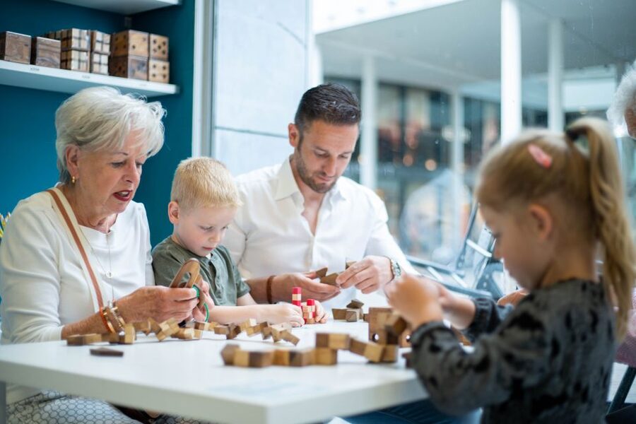 Maastricht: Museum of Illusions Entry Ticket - Holograms, puzzles, and the science of seeing