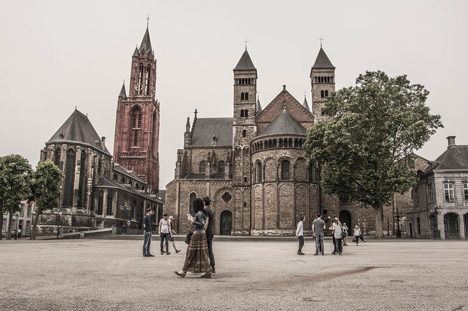 Maastricht Privat Sightseeing City Walk - René’s storytelling and the local details