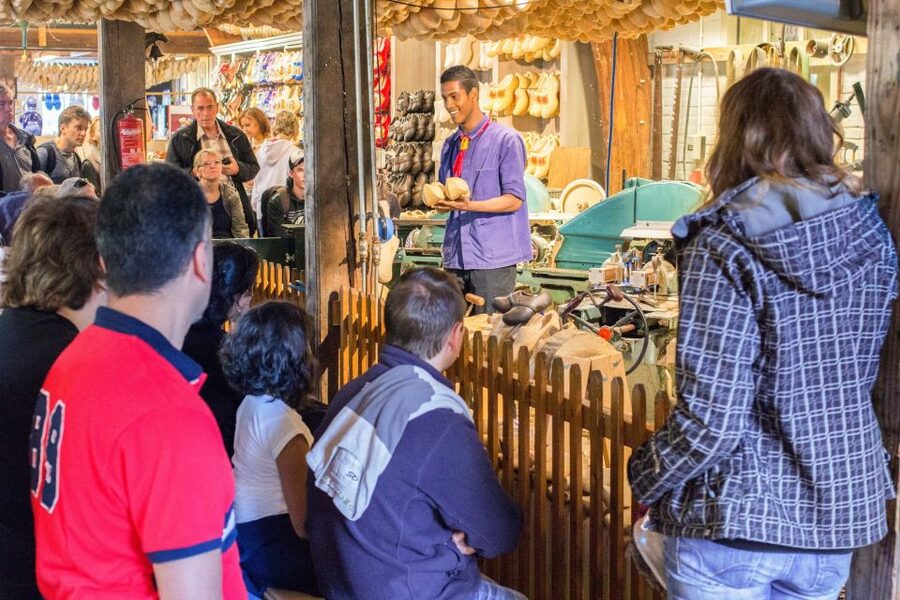 Marken, Volendam and Edam: Private Full-Day Tour - Who should book this tour