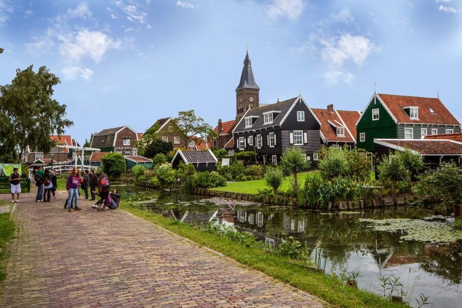 Marken, Volendam and Edam: Private Full-Day Tour - Edam and its old town details