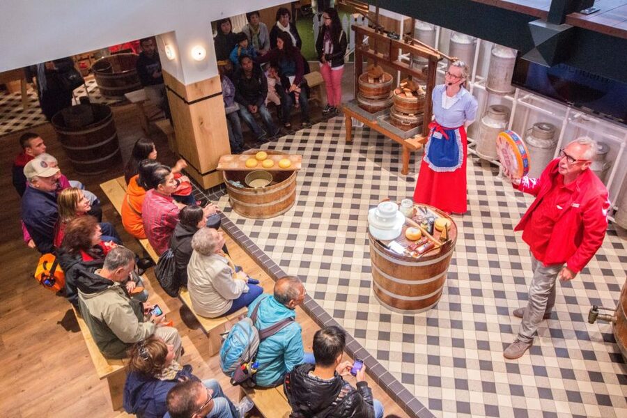 Marken, Volendam and Edam: Private Full-Day Tour - Public transport adds value, with a few tradeoffs