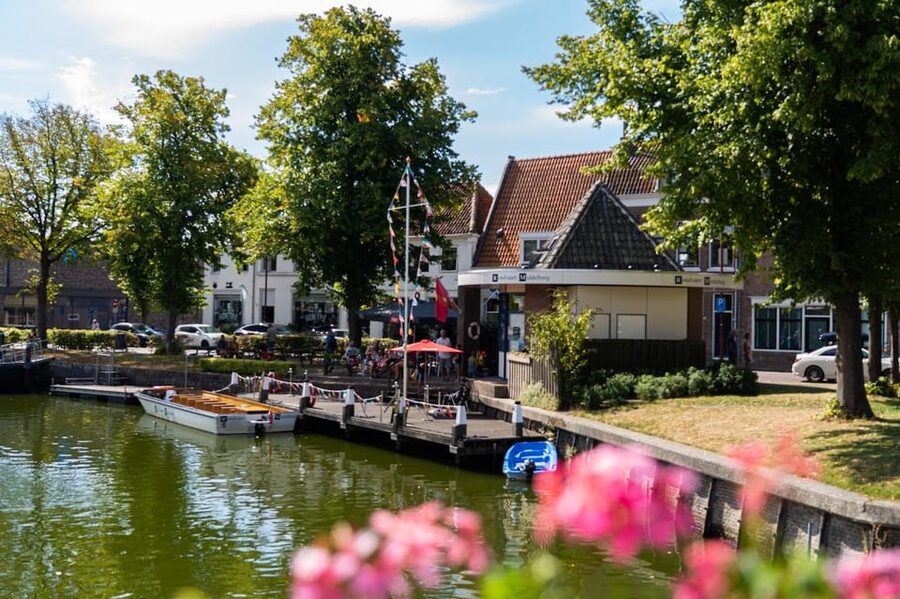 Middelburg: City Canal Cruise - Oostkerk, Kloveniersdoelen, and the old city skyline