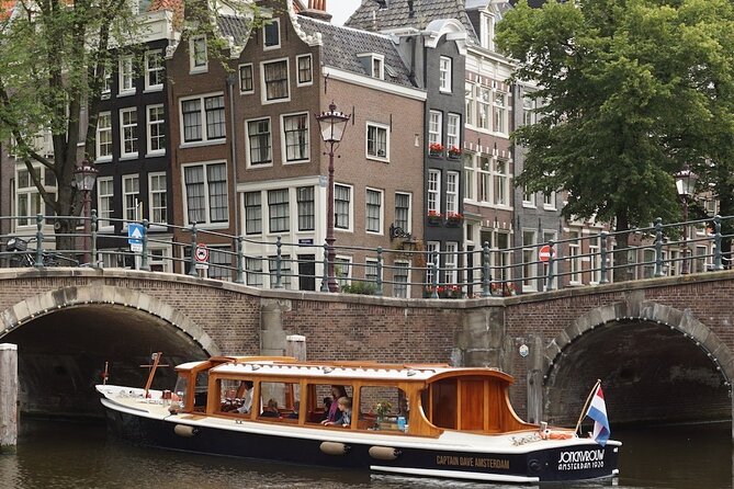 Morning Canal Cruise Amsterdam in Small-Group - How the small group changes the experience