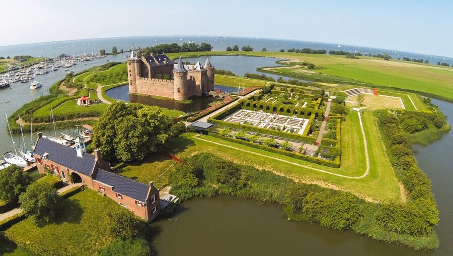 Muiden: Entry Ticket to Muiderslot Castle - Why the restoration story matters