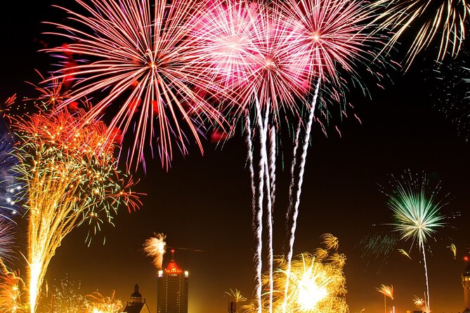 New Year's Eve Pub Crawl With Optional Club Entrance - Free drinks, games, and meeting people