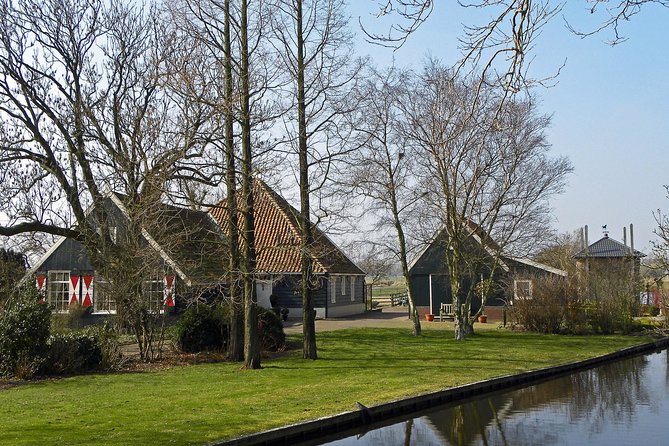 Off the Beaten Paths Dutch Landscape Private Tour 1/2 day Jaguar - Marken and its peninsula setting