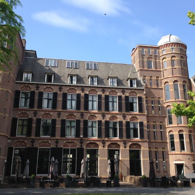 Oudenbosch: Guided City Walk - A small gate opens onto Saint Louis Chapel