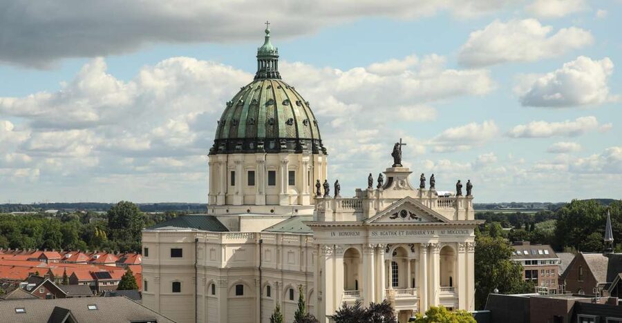 Oudenbosch: Tour at Basilica of the Holy Agatha and Barbara - Why Oudenbosch has its own St. Peter’s Basilica