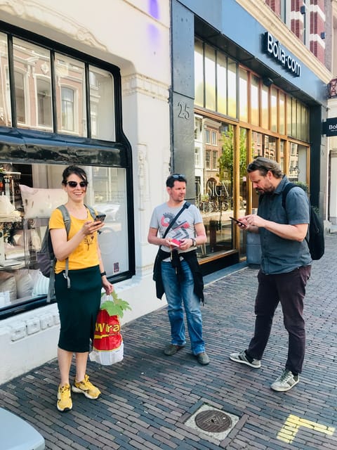 Outside Escape Amsterdam with your friend(s) and have fun! - Should you book the Rembrandt Robbery?