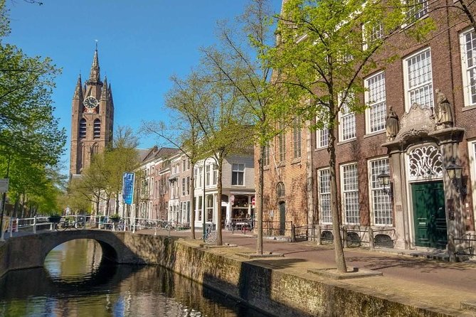 Photographic Tour in Delft Historical Center - Seeing the leaning Old Church from several sides
