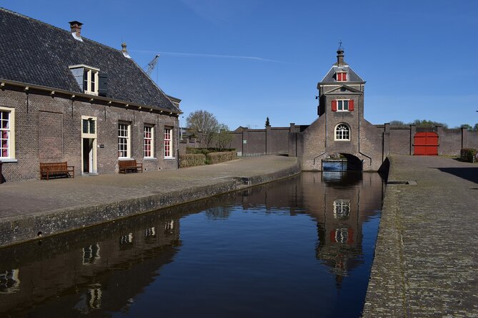 Photographic Tour in Delft Historical Center - Delft’s quiet corners and surprising entrances
