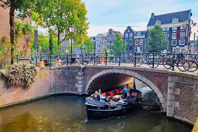 Private 90 Minute Amsterdam Canal Belt Exploration Cruise - Key points worth knowing