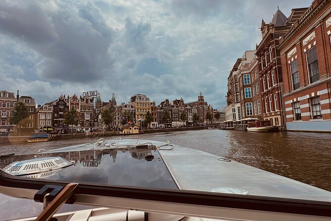 Private All-Inclusive Cruise with Captain - Meeting Captain Jack at Singel 9