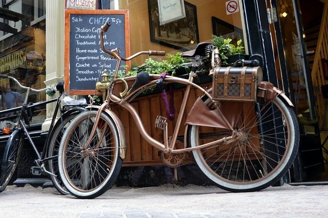 Private Amsterdam City Highlights Bike Tour (PRIVATE GUIDE) - Starting at Beursplein and choosing your bike