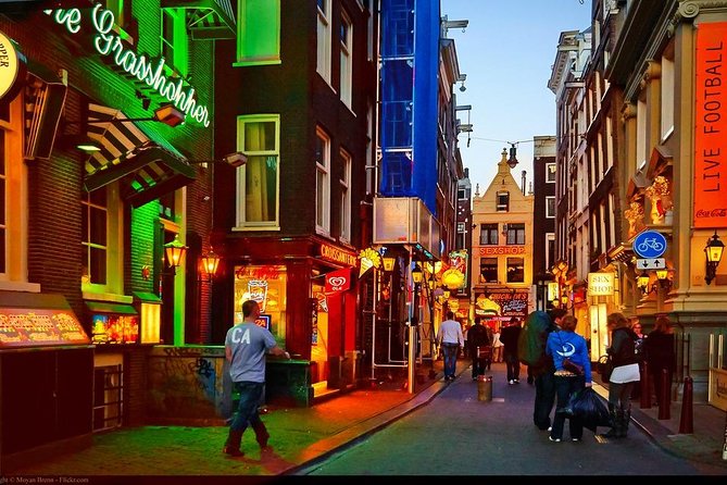 Private Amsterdam Red Light District and Food Tour (TOP RATED) - Why this two-hour walk works well