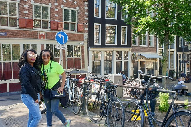Private Amsterdam Red Light District tour with food tastings - Why the wooden city matters