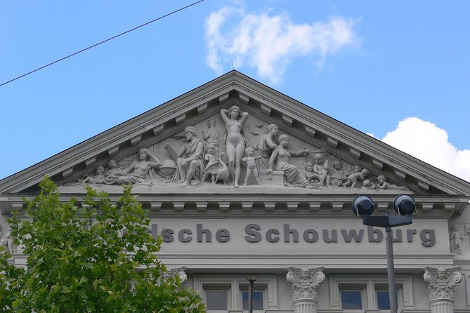 Private Amsterdam WW2 walking tour - The Plantage, Spinoza, and the city between the landmarks