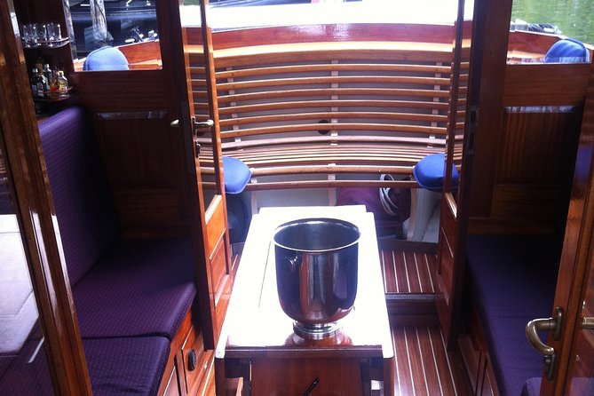 Private boat tour on a electric saloon boat - Should you book this private Amsterdam boat tour?